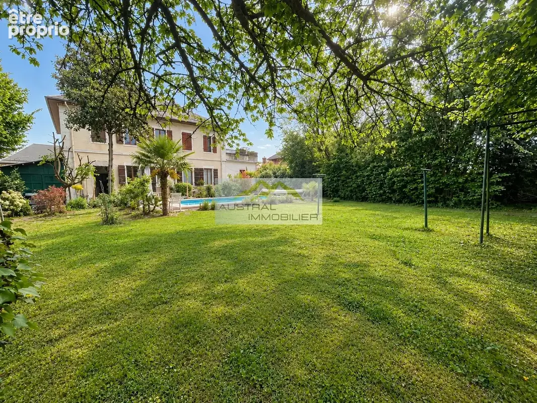 Maison de caractère de 166 m2 avec jardin arboré de 909 m2 et piscine ! - photo 2