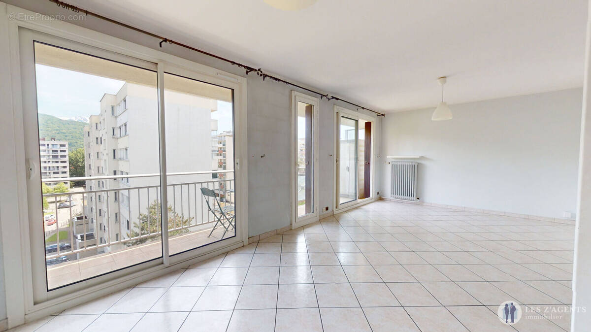 Appartement à SAINT-MARTIN-D'HERES
