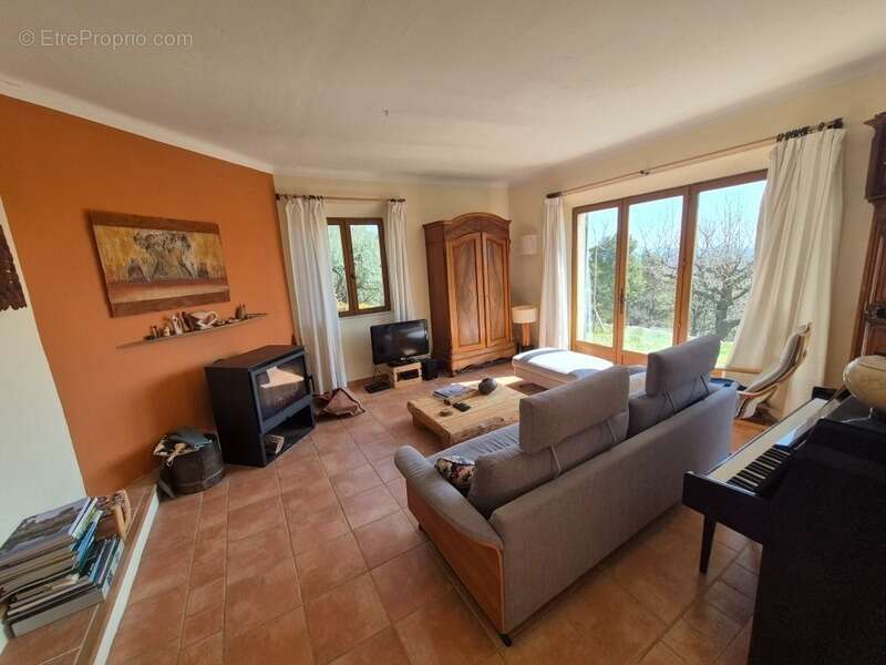 SEILLANS (83) Propriété à vendre. 740 000 € - photo 4