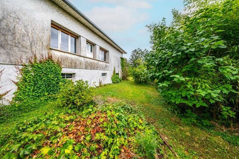 Maison à BRETENIERE