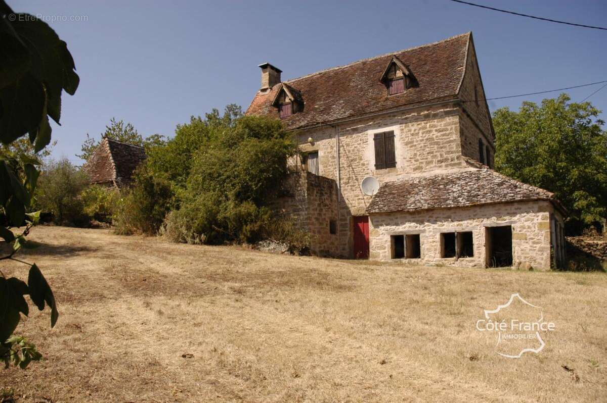 Authentique maison en pierre avec dépendances, puits, citern - photo 21