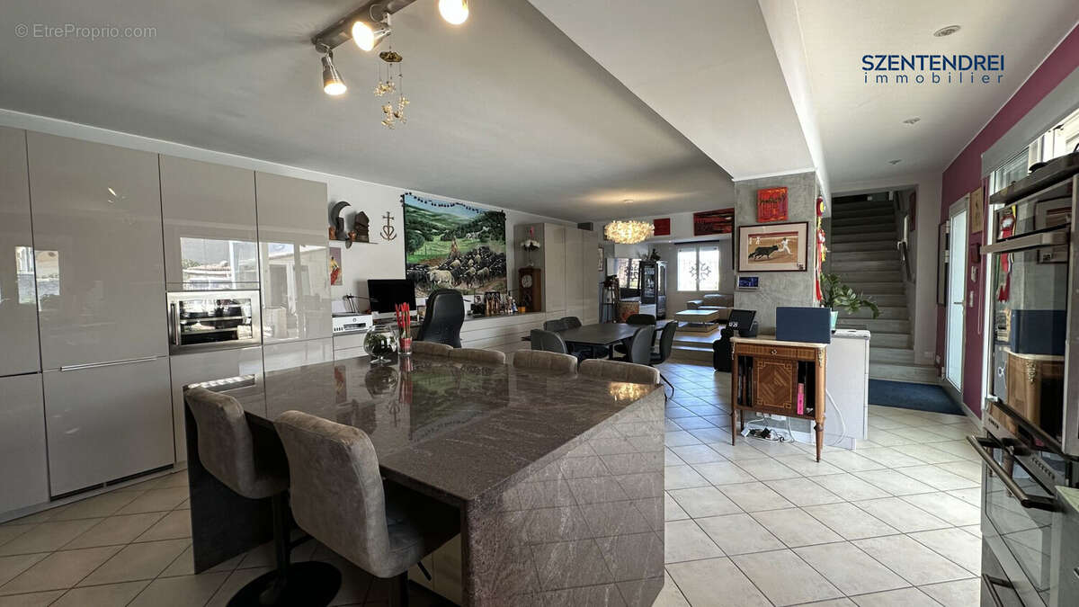 Maison à LUNEL-VIEL