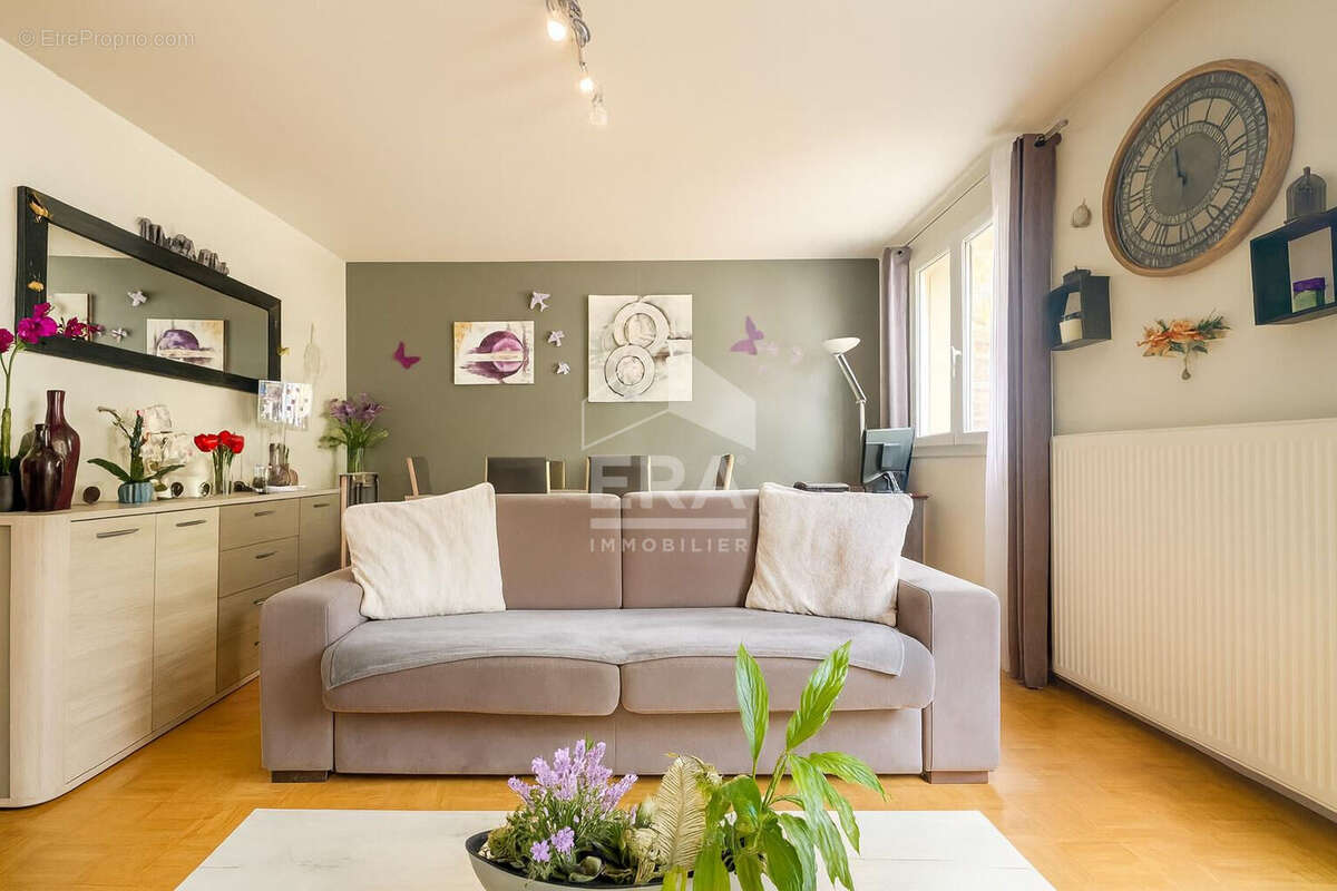 Maison à SAINT-PIERRE-LES-NEMOURS