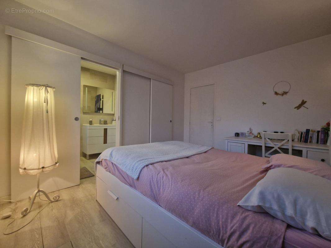 Maison à VAIRES-SUR-MARNE