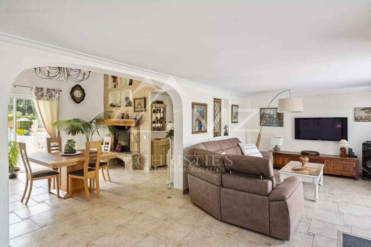 Maison à PEYMEINADE