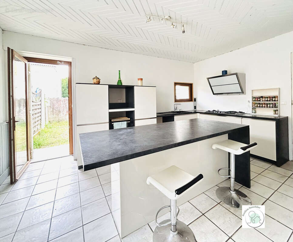 Maison 132 m² à Saint-Gervais  - photo 4