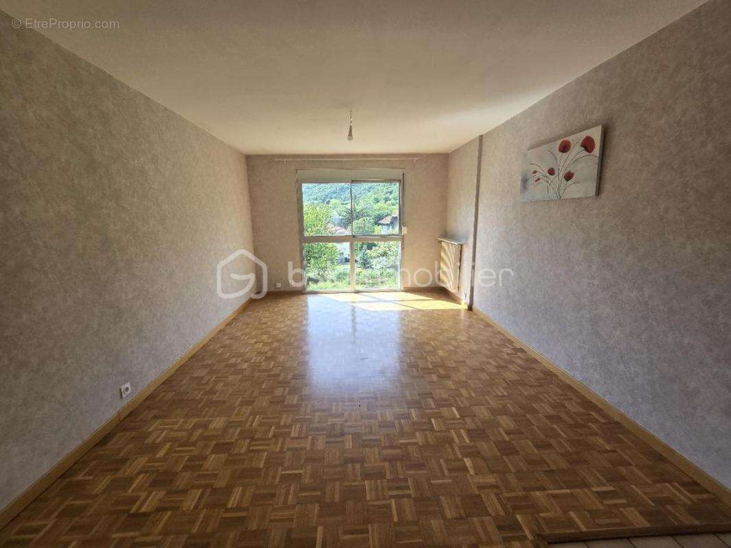  T2 lumineux avec balcon, vue imprenable sur un parc arboré – Résidence prisée Les Archers à Vizille - photo 5