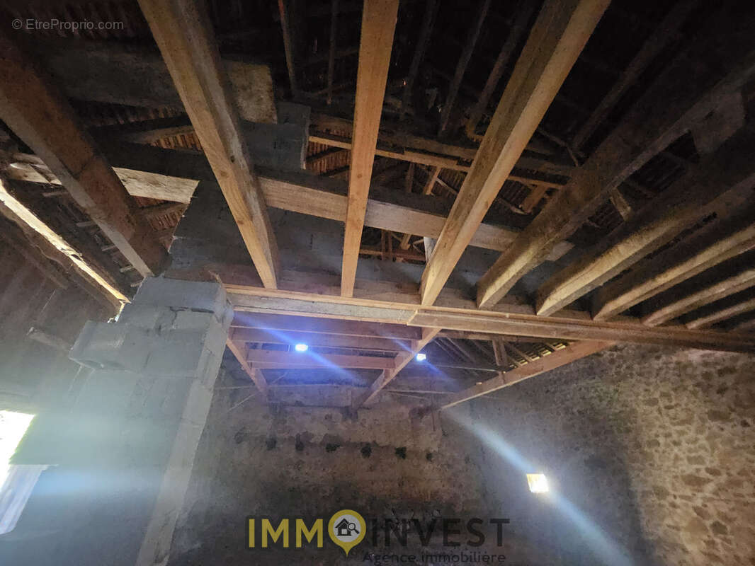 Maison à SAINT-HILAIRE-LES-PLACES