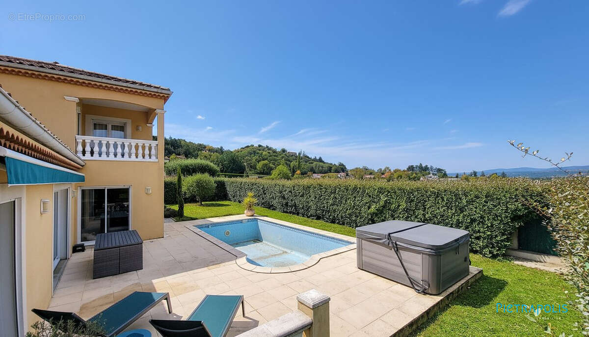 Maison à SAINT-CLAIR-DU-RHONE