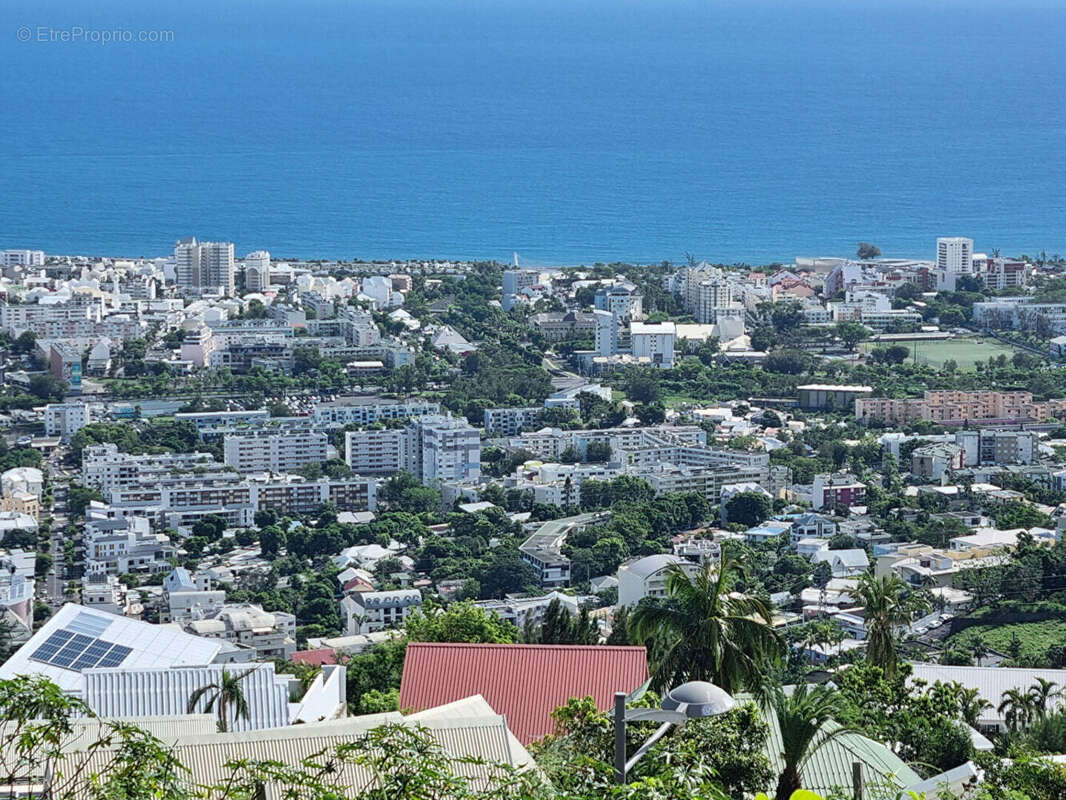 Terrain à SAINT-DENIS