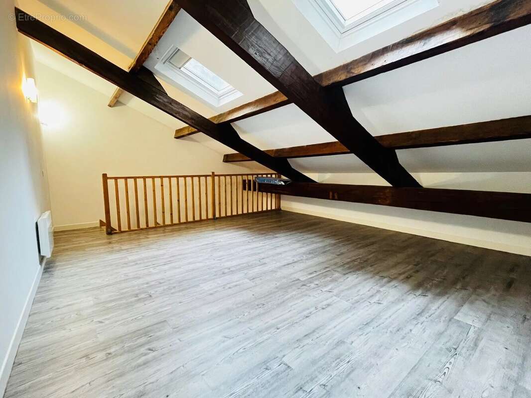 Appartement à MARSEILLE-1E