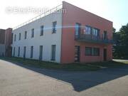 Commerce à PERONNAS