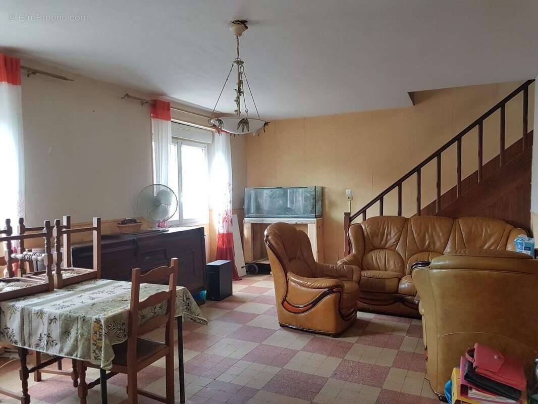 Maison à CHEMILLI
