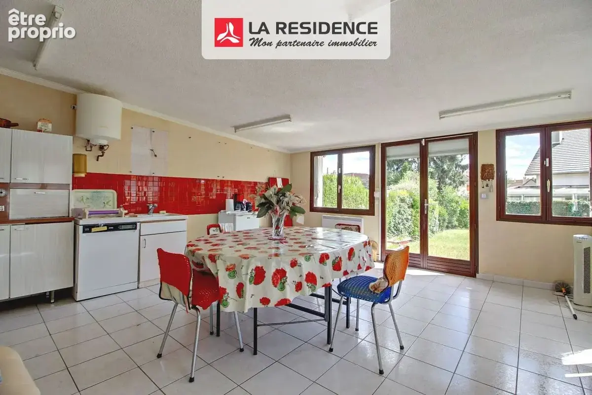 Maison 6 pièces 98 m² à vendre à Saint-Etienne-Du-Rouvray (76800) - photo 2