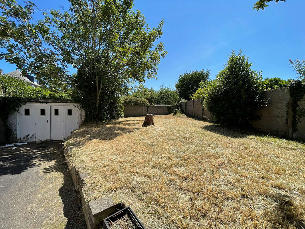 Saint-Brieuc Immeuble de rapport  sur dalle béton - 3 lots DPE C, garages fermés, caves - photo 15