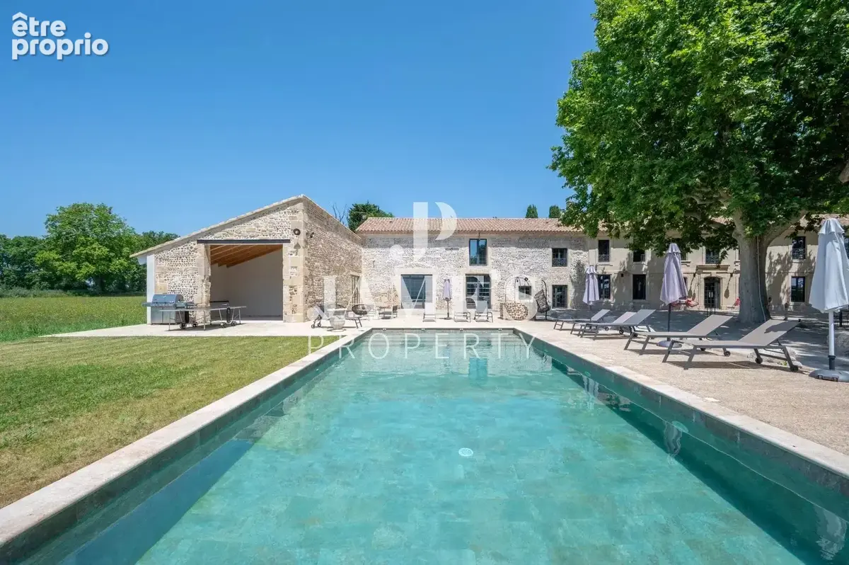 Maison 8 pièces 420 m² à vendre à Arles (13280) - photo 2