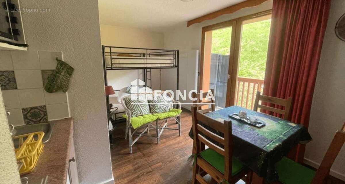 Appartement à SAINT-FRANCOIS-LONGCHAMP