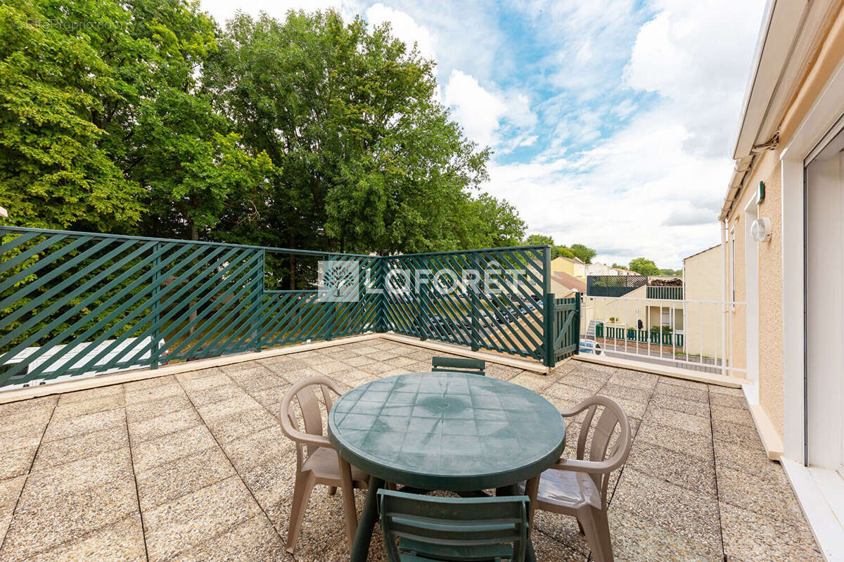 Appartement à EMERAINVILLE