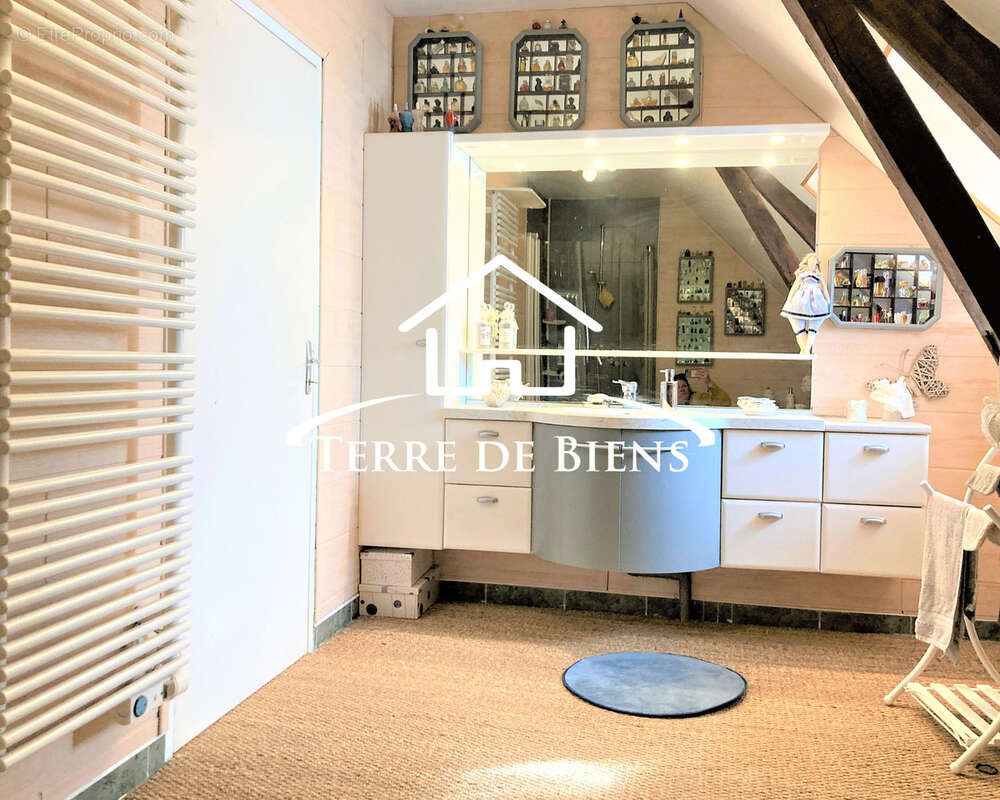 Maison à MONTIGNY-LENGRAIN