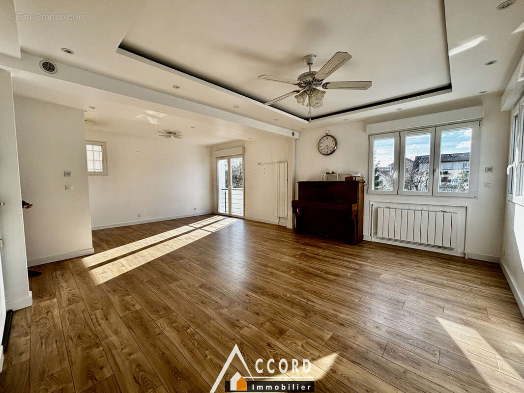 Maison à SARTROUVILLE