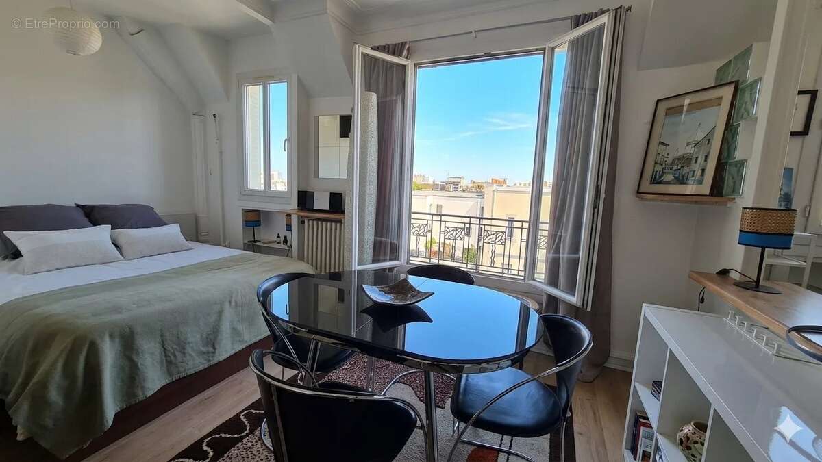 Appartement à PARIS-18E