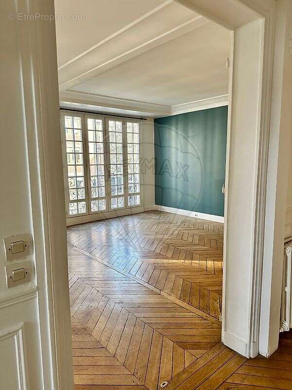 Appartement à PARIS-10E