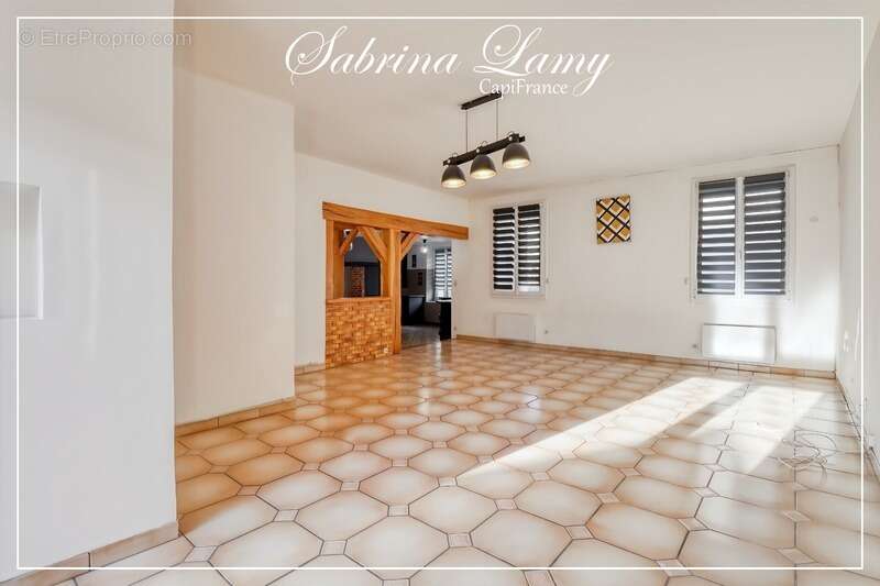 Maison à LE MESNIL-SUR-OGER