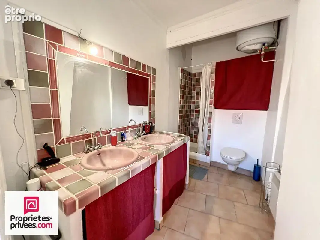 RIANS Appartement T2 2 -ème étage loué lumineux 45 m² - photo 3