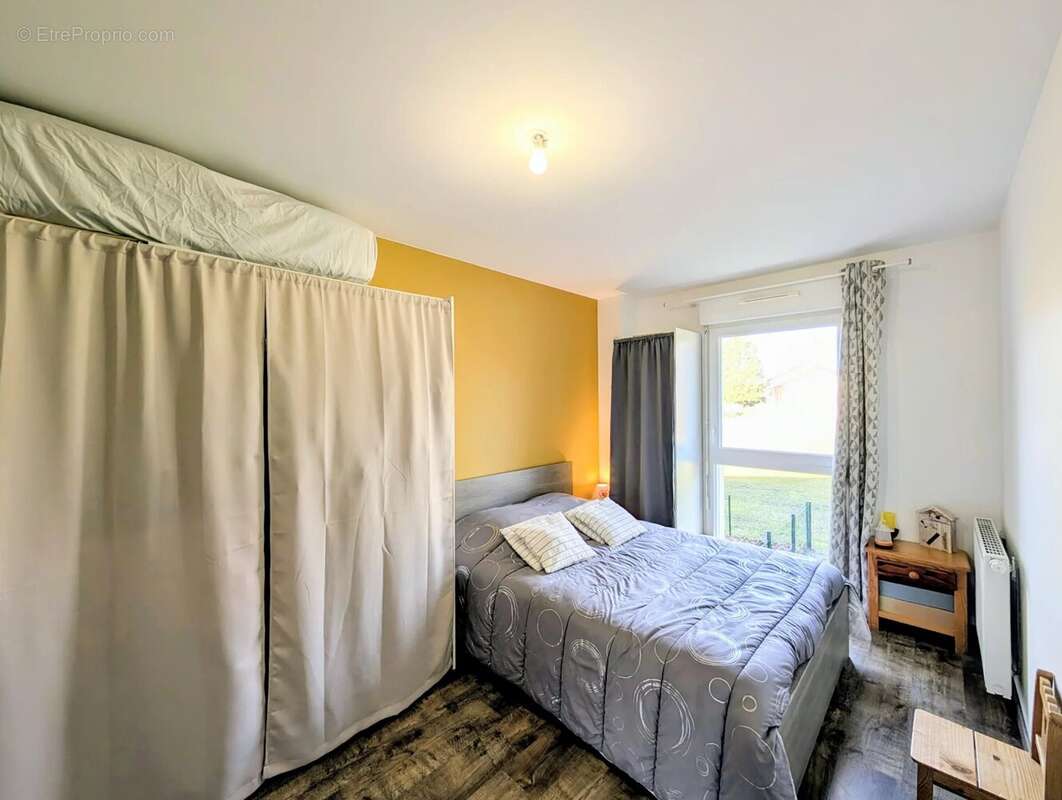 Appartement à MERY