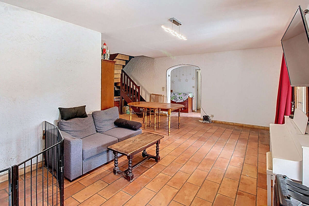 Maison à ENTRECASTEAUX