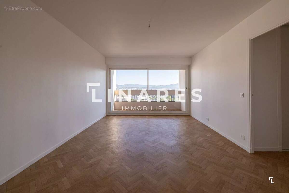 Appartement à MARSEILLE-9E