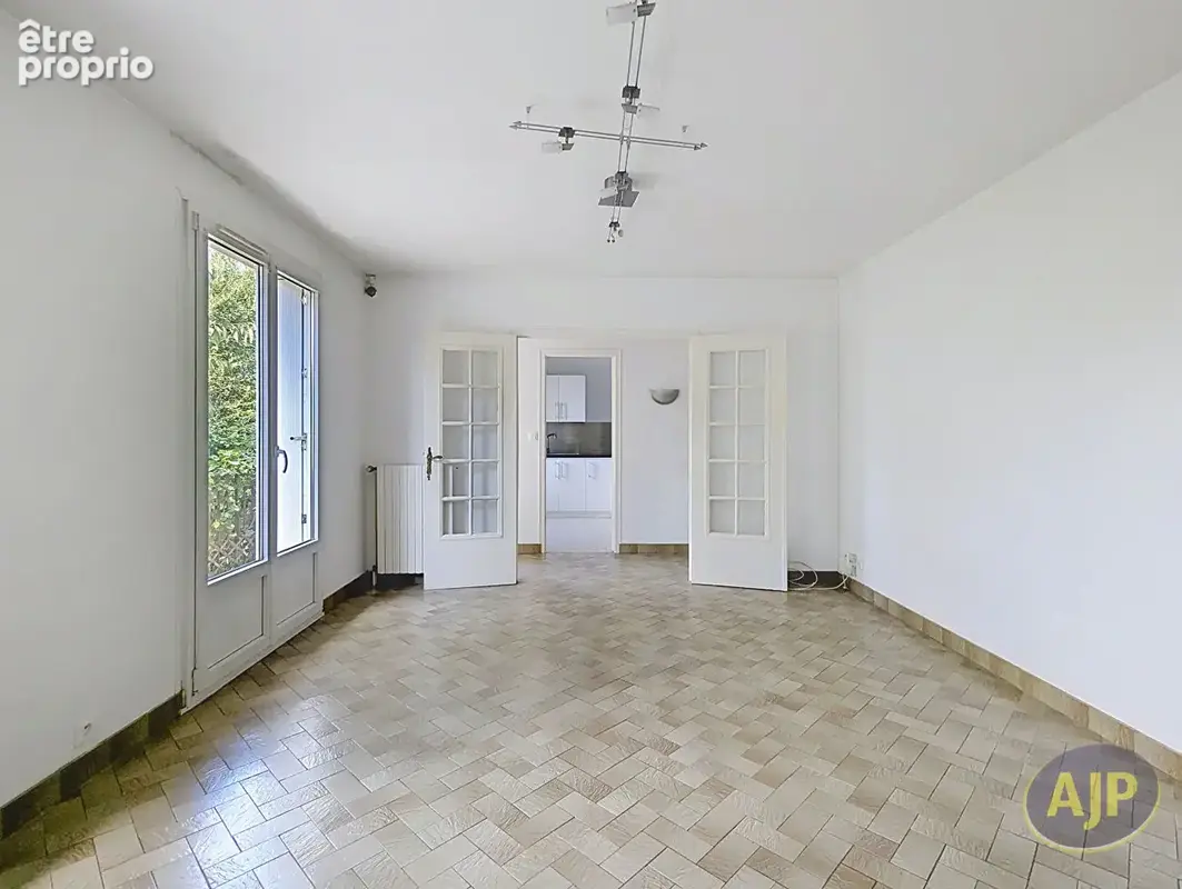 Thorigné-Fouillard - Maison avec fort potentiel sur terrain de 400 m² - photo 2