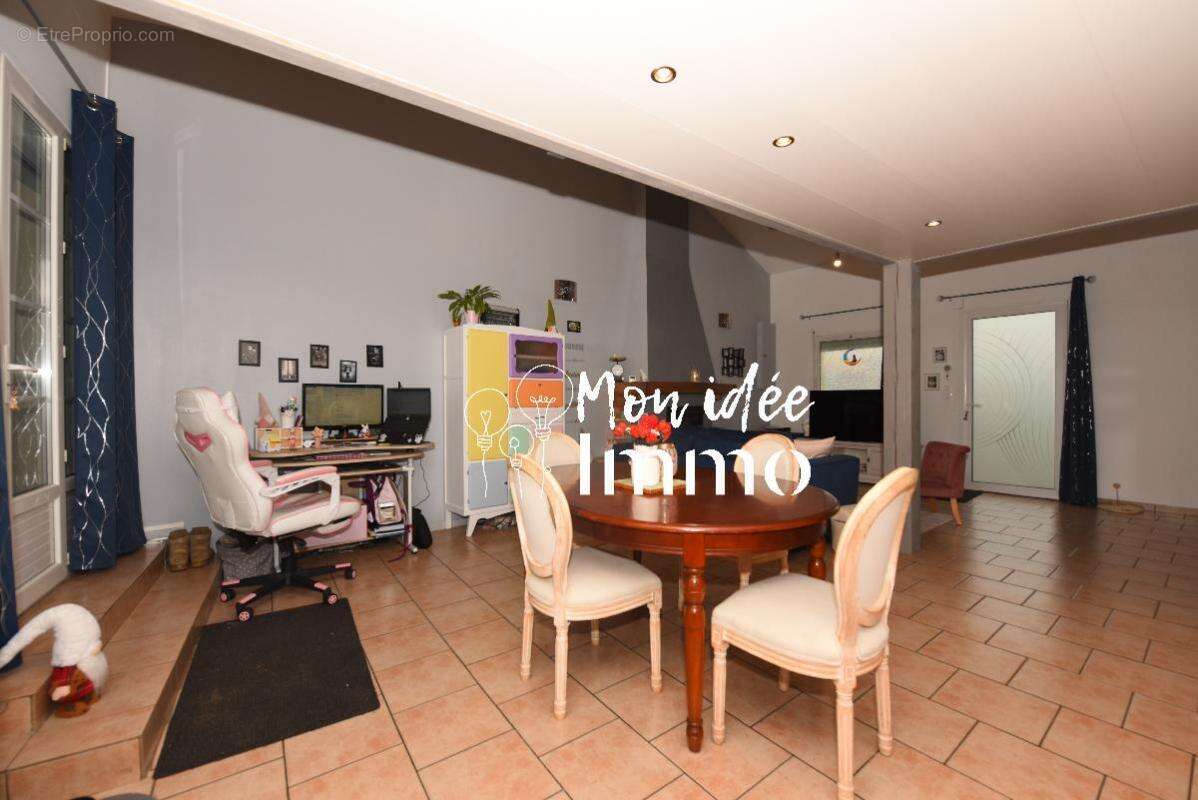 Maison à LE LANDREAU