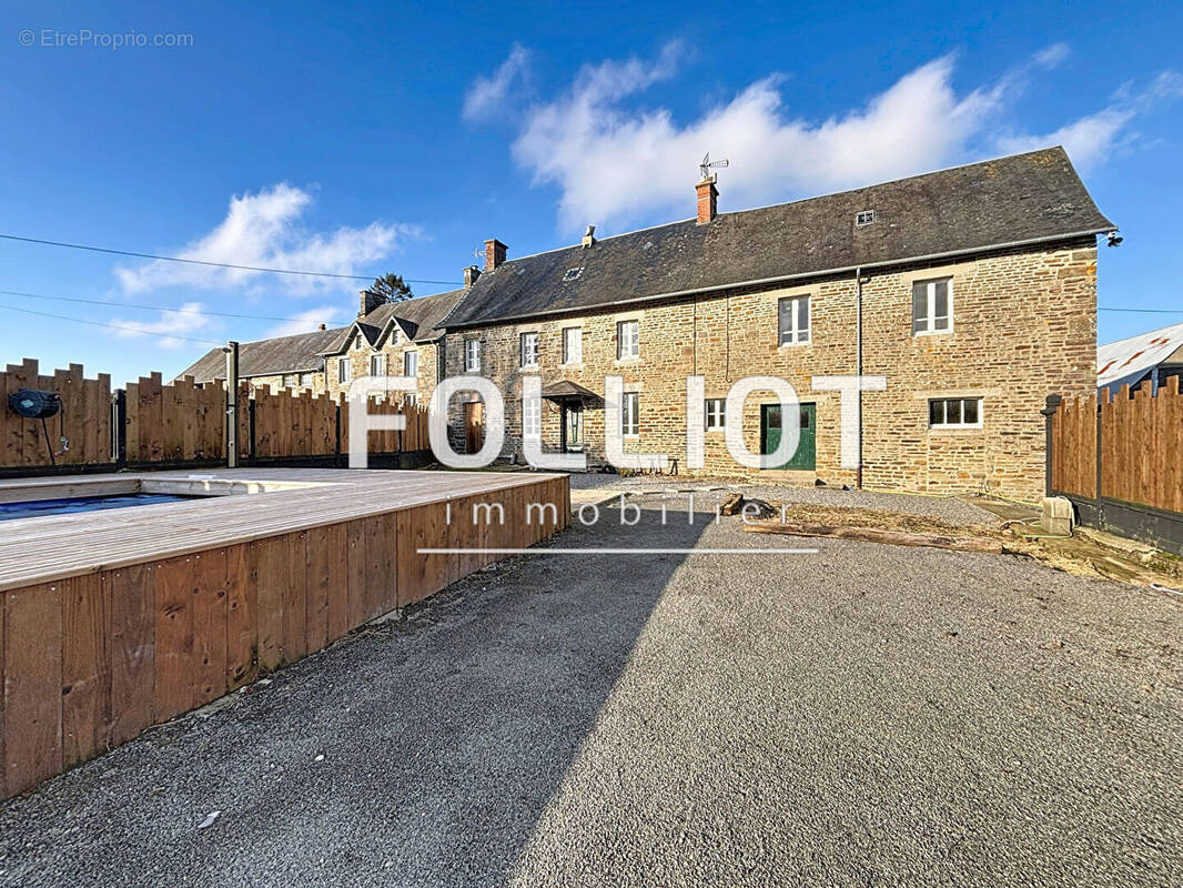 Maison à SAINT-SAUVEUR-LA-POMMERAYE