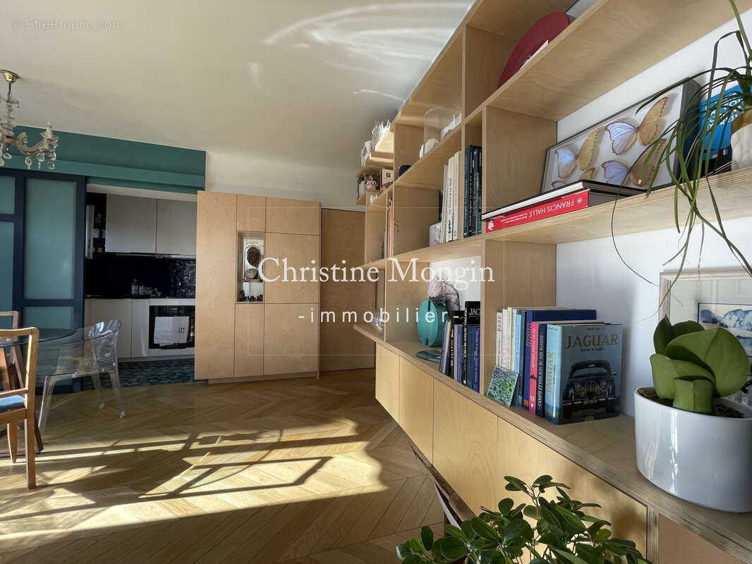 Appartement à NEUILLY-SUR-SEINE