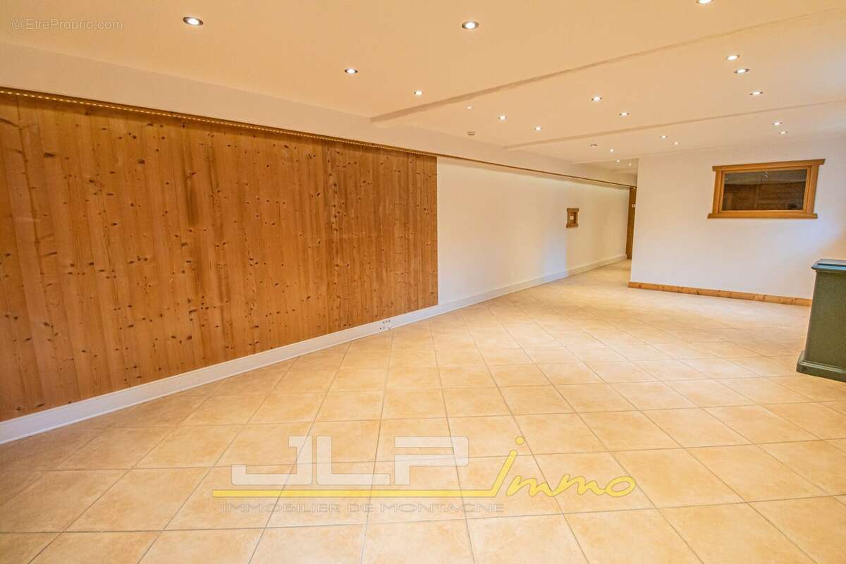 Commerce 171 m² à Megeve  - photo 5