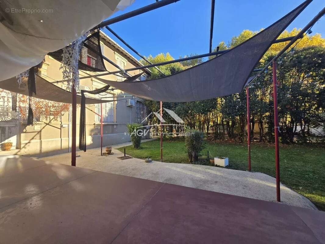 Appartement à SALINDRES