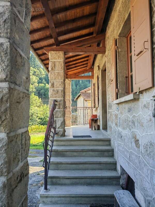 Maison à SAINT-MARTIN-DE-VALAMAS