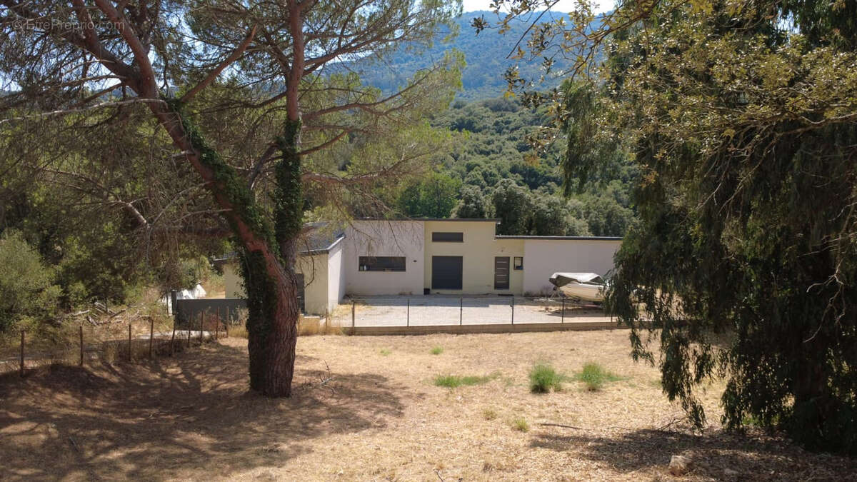 Exclusivité, Terrain viabilisé de 1 025 m² avec projet de maison à Alata, Castagnola - photo 9