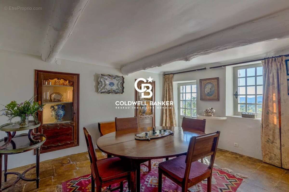 Maison à LA GARDE-FREINET