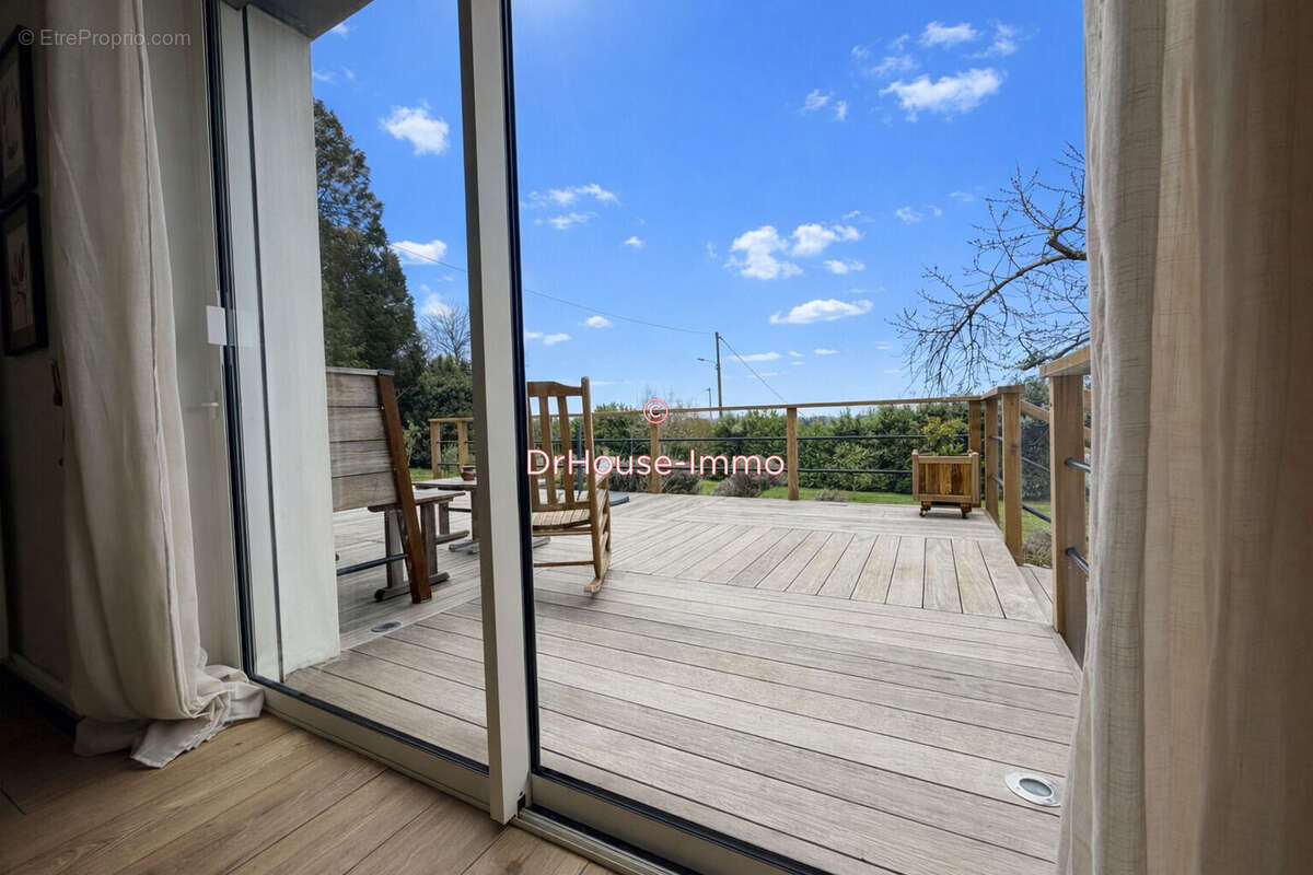 Maison 240 m² à Saint-Yrieix-La-Perche  - photo 9