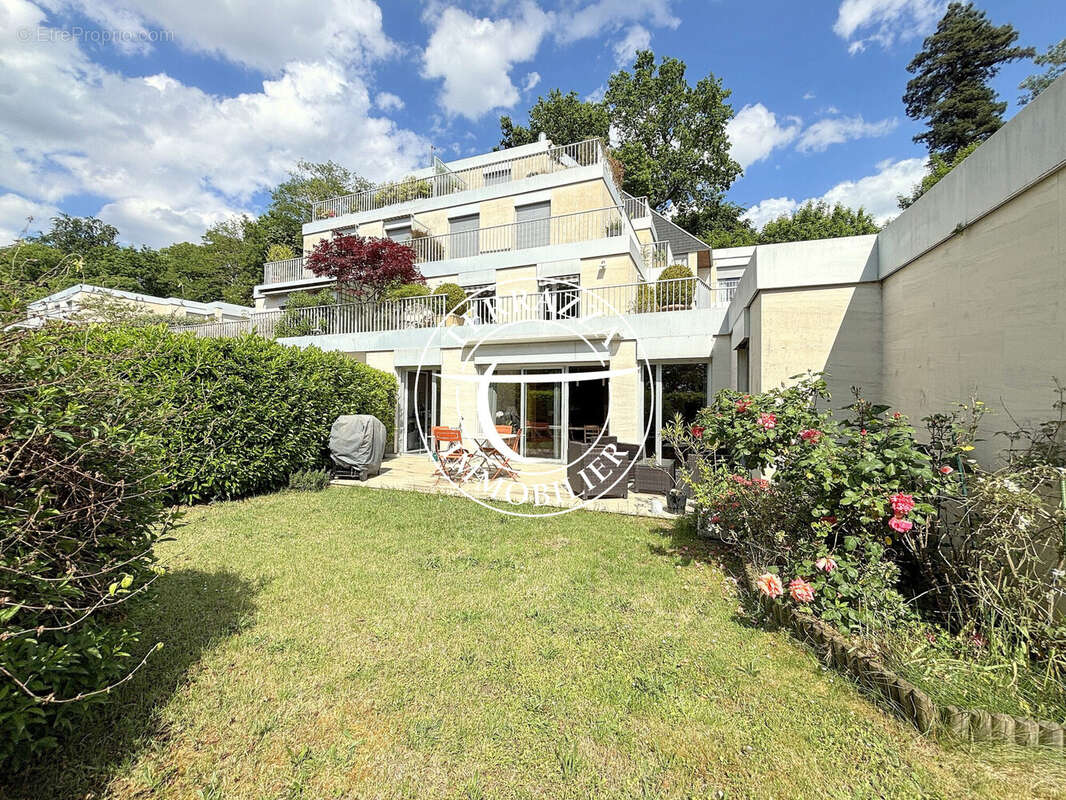Appartement à LA CELLE-SAINT-CLOUD