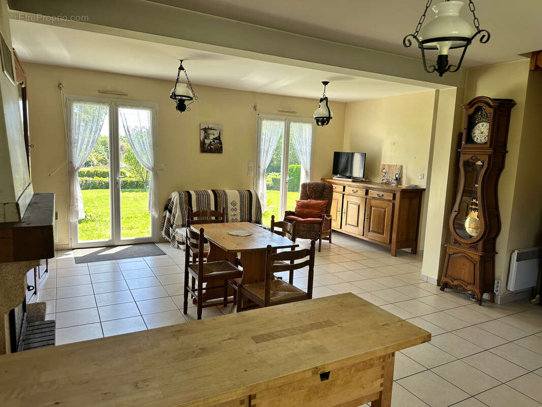 Maison à PLEVENON