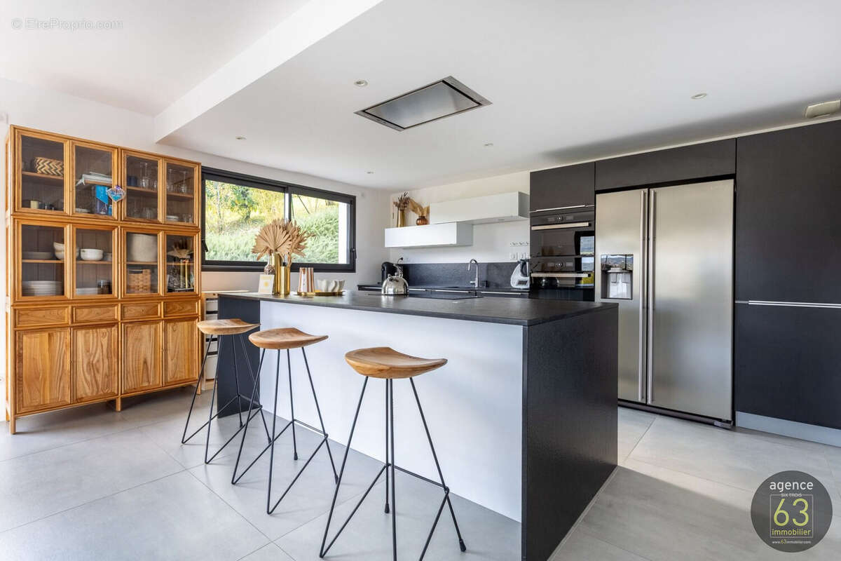 Maison à VEYRE-MONTON