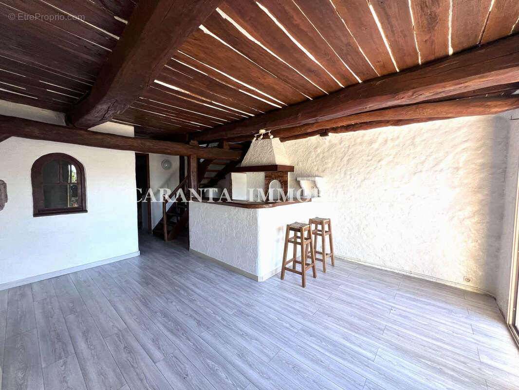 Vente Mazet 4 pièces 3 niveaux Grimaud avec Parking et jardin - photo 4