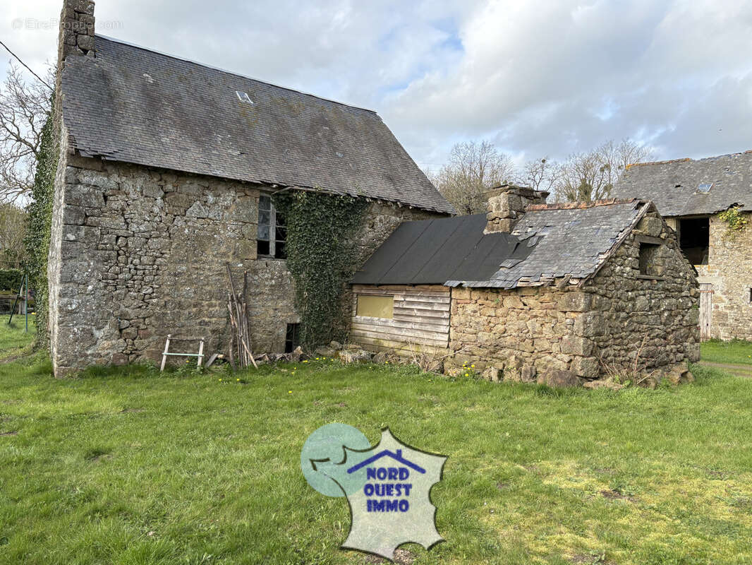 Maison à LASSAY-LES-CHATEAUX