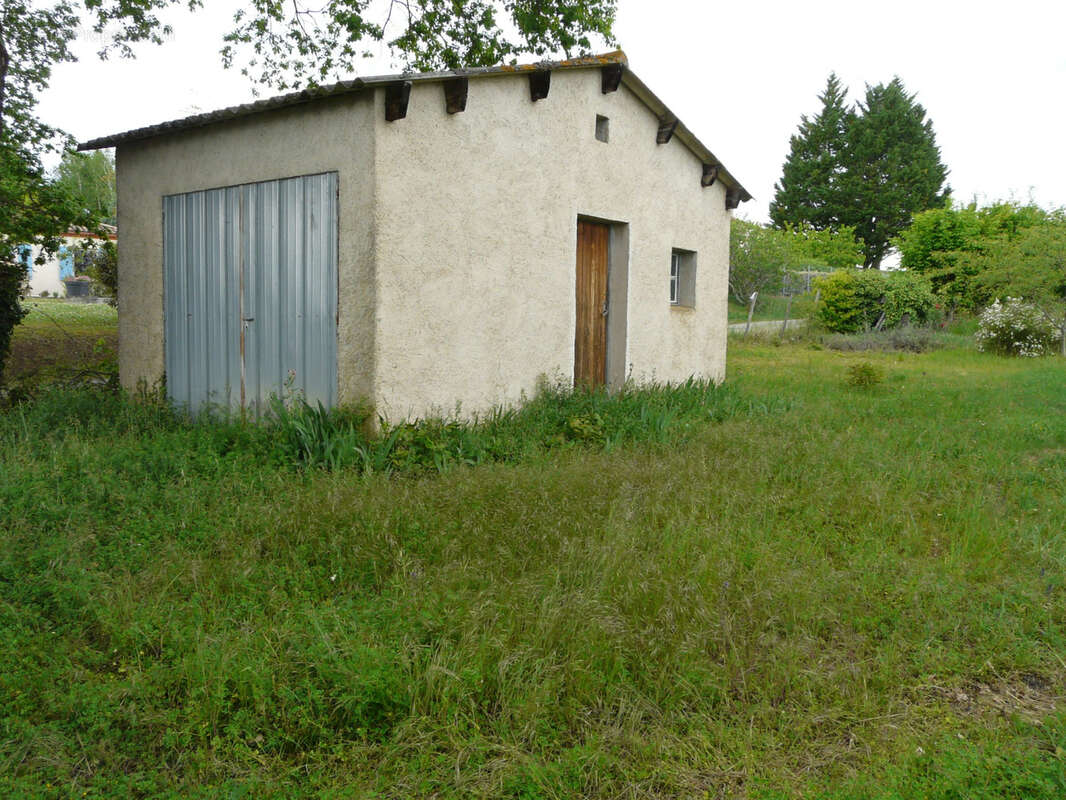 Terrain à CASTELNAU-MONTRATIER
