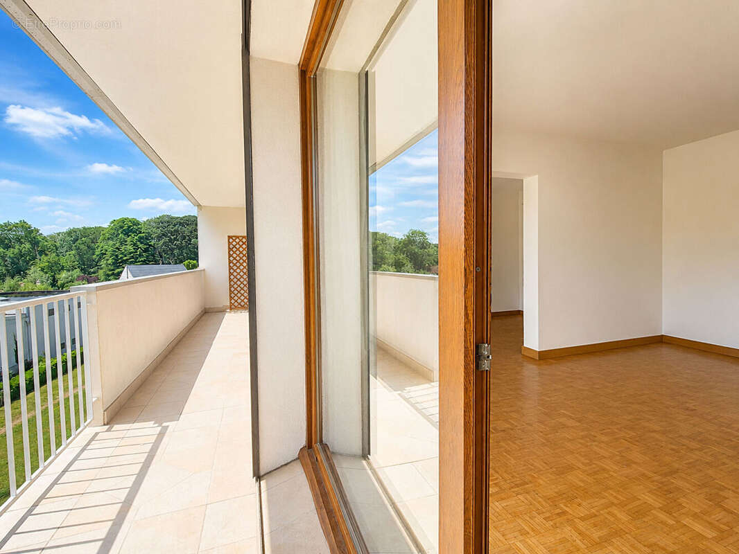Pringy_Appartement 5 pièces 108 m² avec balcon cave et parking - photo 2