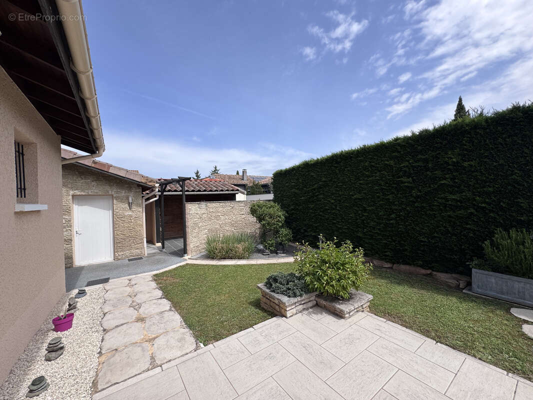 Maison à AUBERIVES-SUR-VAREZE