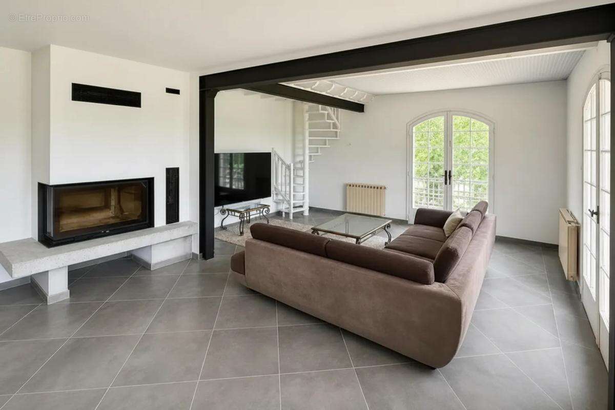 Vaste maison 7 pièces 214 m² à Ordonnac - photo 3